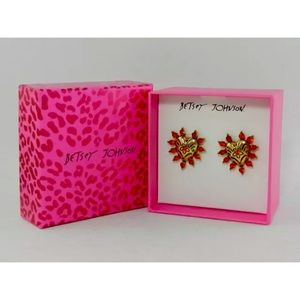 NIB Betsey Johnson Heart Stud Earrings
